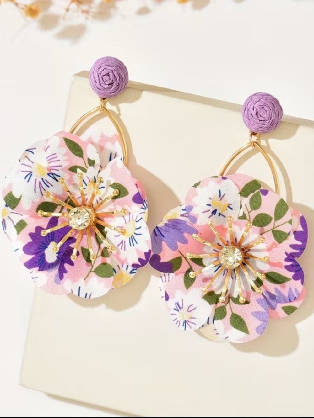Stunning Floral Print Statement Dangle Earrings - Picture 1 of 3